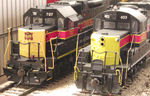 IAIS 707 and 403, illustrating the difference between Scalecoat 2's Reefer Yellow (left) and Floquil's (right).