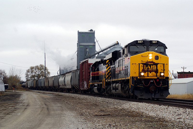 501 and SD38-2 156 slows to make a crew swap at Marengo.