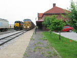 Passing the Rover engine at Atlantic.  I think it'd be a safe bet that a railfan isn't in charge of landscaping here...