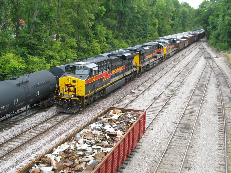 I stopped in Iowa City to get the WB, shown here arriving at the yard.