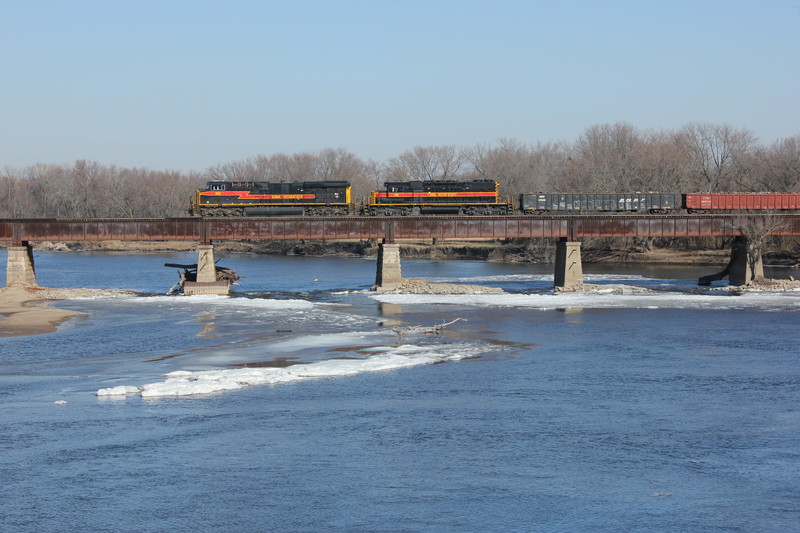 WB's consist is on the Cedar River bridge, Nov. 30, 2013.