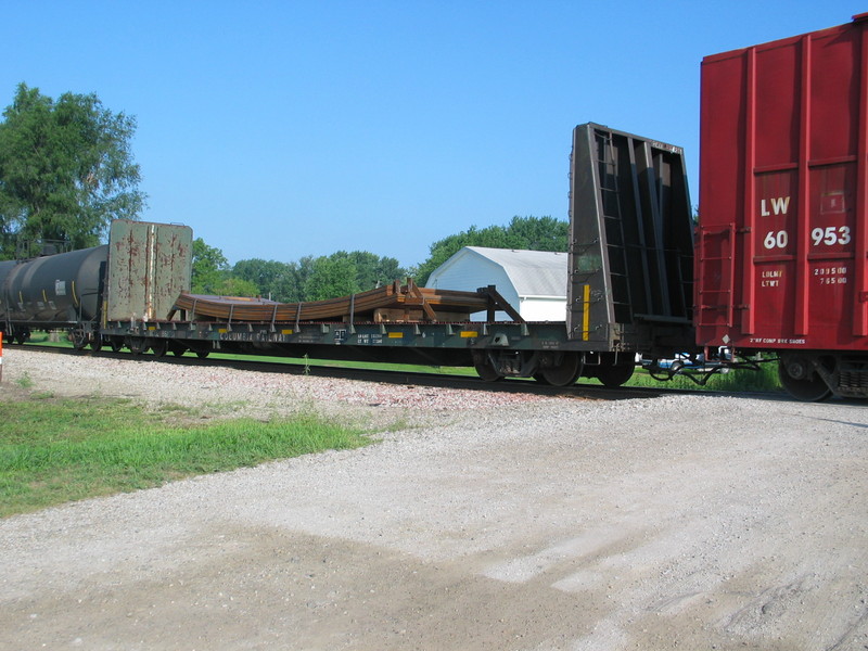 Interesting curved plate load; this is actually eastbound IAIS traffic on the BN detour.