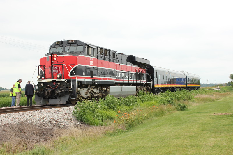 The crew stopped at mp206.5 east of Wilton to inspect the pilot after scraping some gravel at a grade crossing.