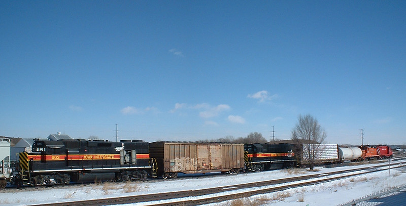 A better look at the two ex-IAIS GP38s on the train.