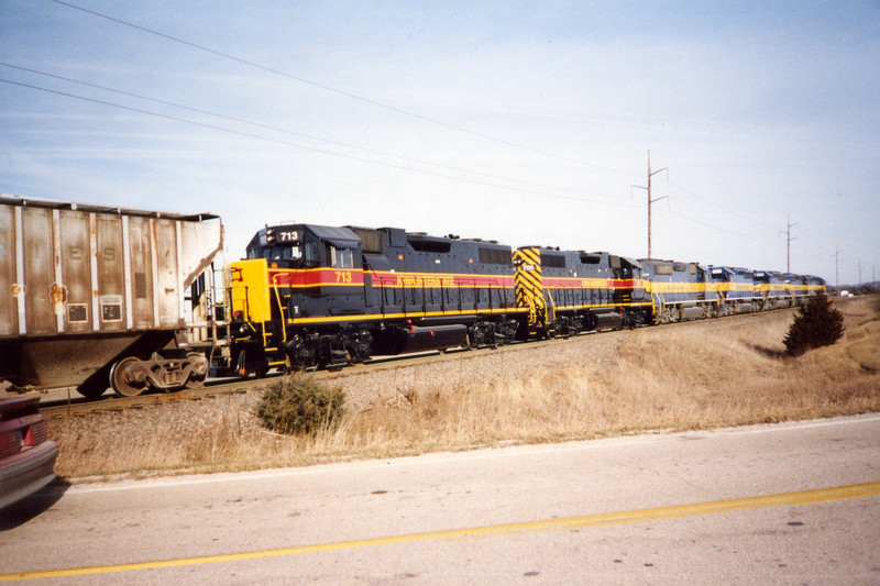 IAIS 700/713 on IC&E at Muscatine, en route to delivery to IAIS at Davenport