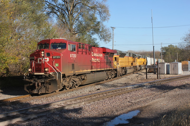 WB PESI type train is pulling through Colona, Nov. 7, 2015.