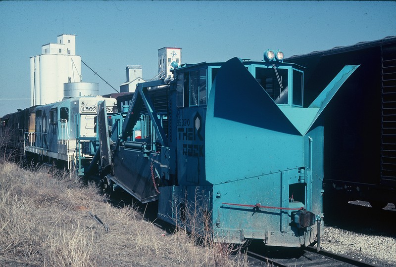 RI spreader 95320 at Muscatine.