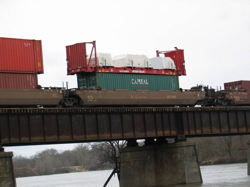 Interesting 48' UP flatrack container.