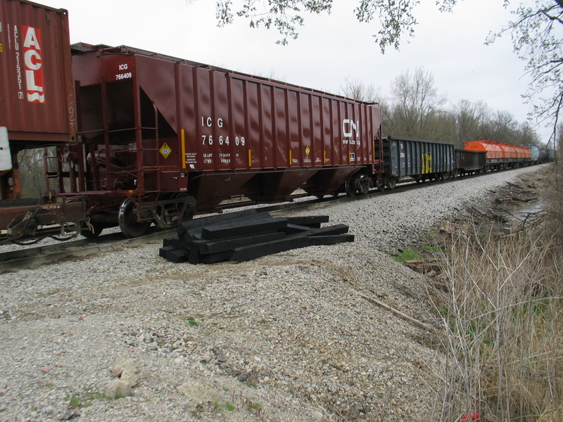 ICG covered hopper.  I see this guy's carrying a "1942" placard, which is for Ammonium Nitrate.  Must be fertilizer?