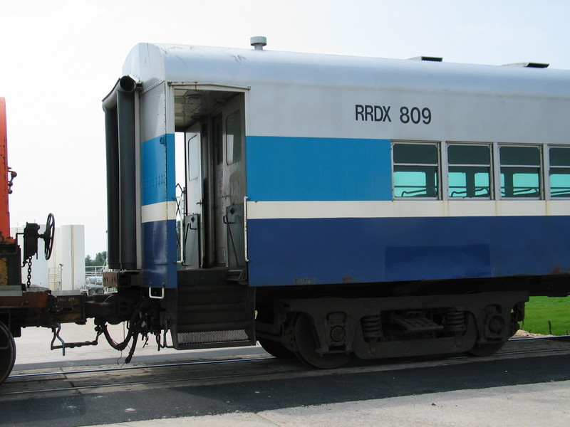 This open vestibule looked mighty inviting, but I resisted the temptation to hop aboard.....