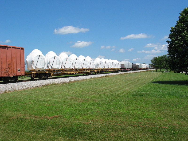 Windmill cars on the westbound, Aug. 7, 2007.