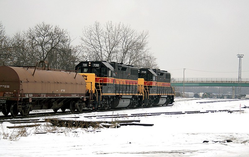 IAIS 713 & 720 Back into the EJ&E Joliet Yard returning coil cars