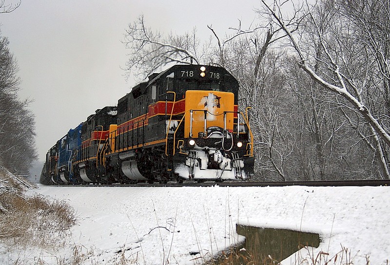 IAIS 718 on the daily run to Blue Island with a Chicagoland snow advisory in effect