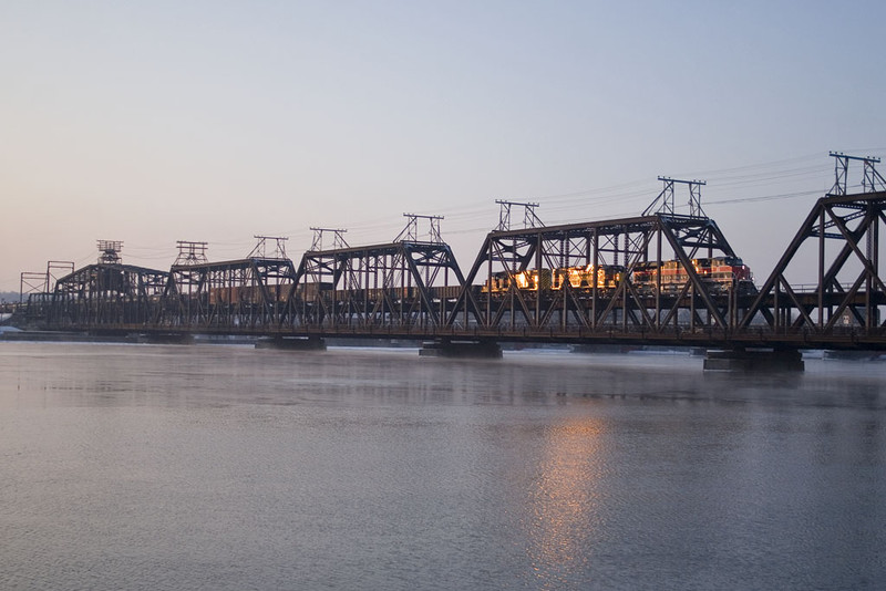 IAIS 513 with BICB-02 @ Government Bridge; Davenport, IA.