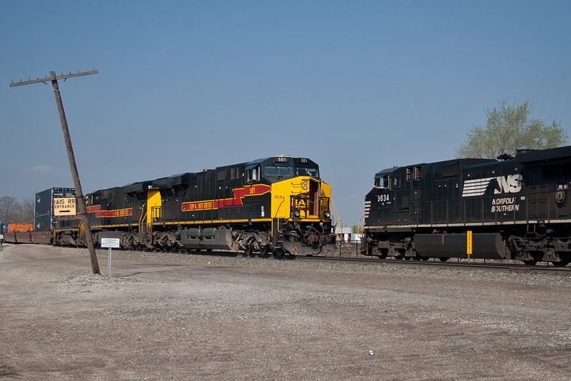 BICB-31/59Q meets CBBI-31 @ 44th St; Rock Island, IL.