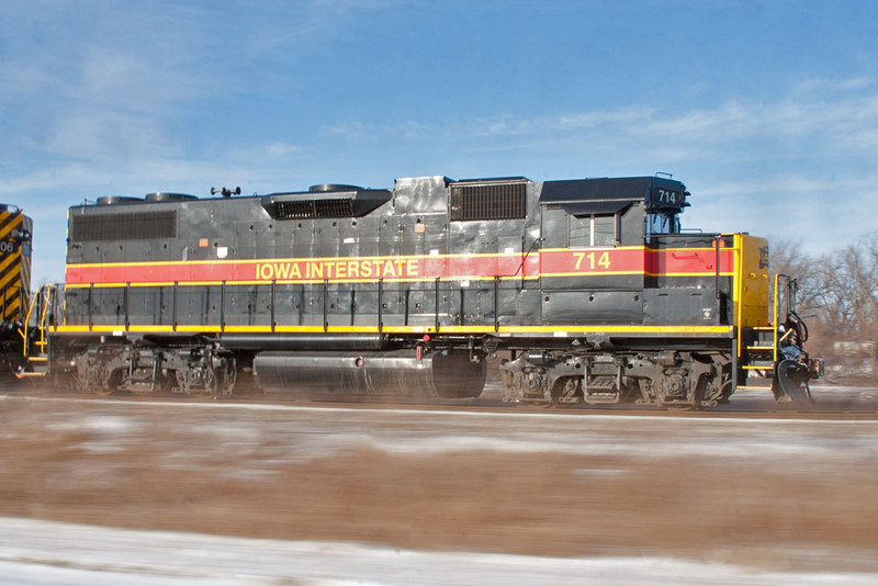 Pacing BUSW-14 east of Atkinson, IL.