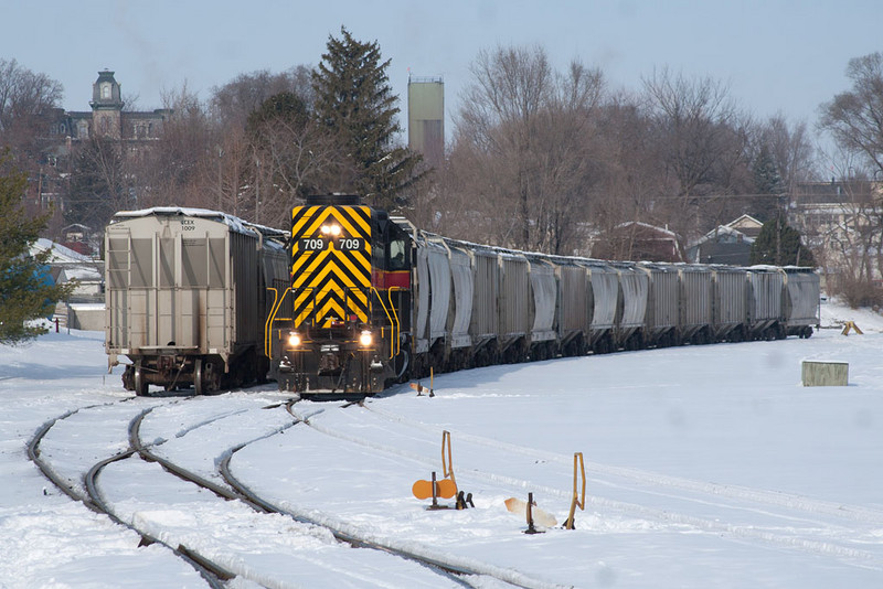 The 709 will pull both tracks of empties and return to the mainline.