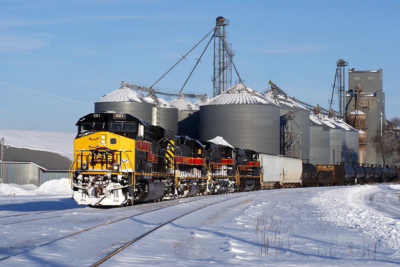 501 moves west on the siding in Marengo.