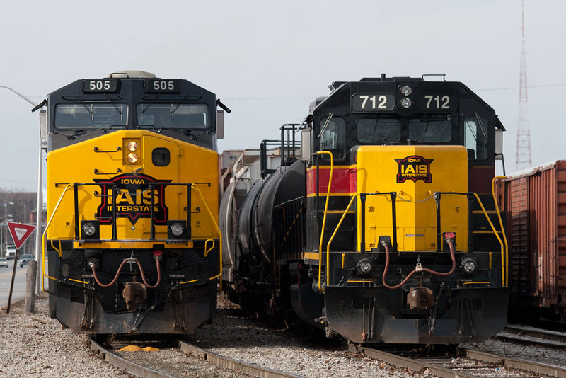 CBBI-02 & IAIS 712 @ Rock Island, IL.