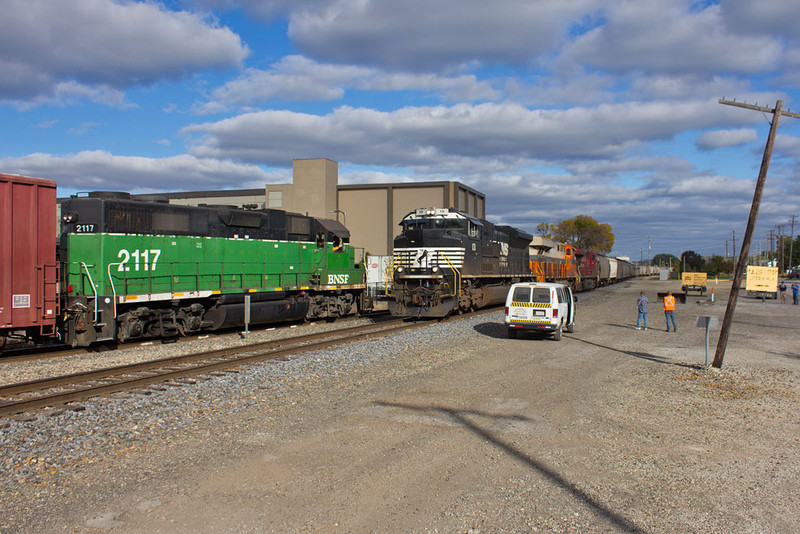 NSPEDM-09 & BNSF R-CHI4271-09.  44th St; Rock Island, IL.