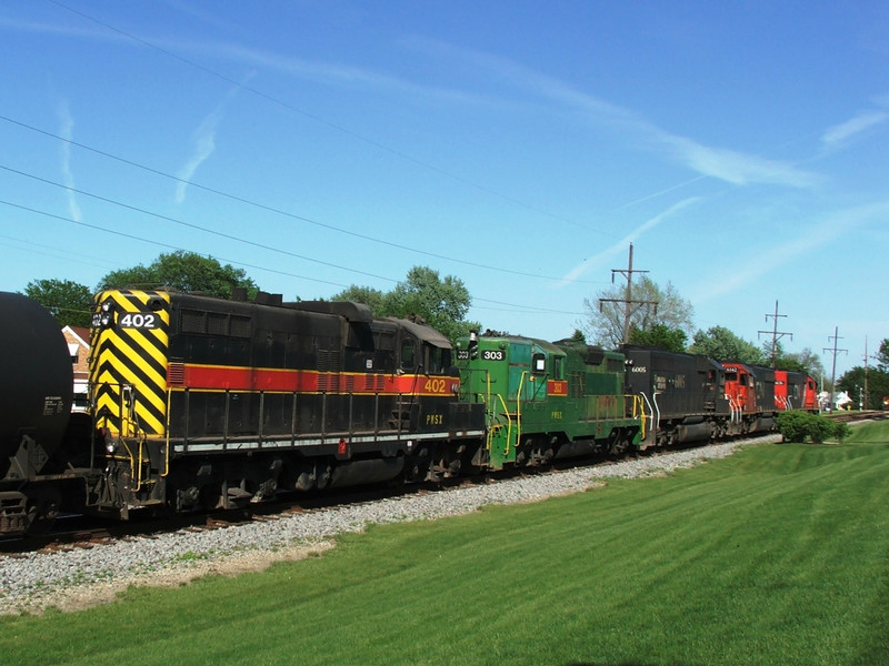 PWSX 402 and 303 trail CN power through North Riverside, IL