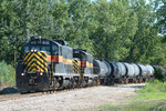 After bringing in CBBI-04, IAIS 413 and 401 come off the RI main with BISW-06, Blue Island, IL 08/06/04