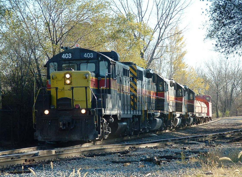 403 leads 711, 710 and 709 on a reverse move back toward the RI main. Blue Island, IL