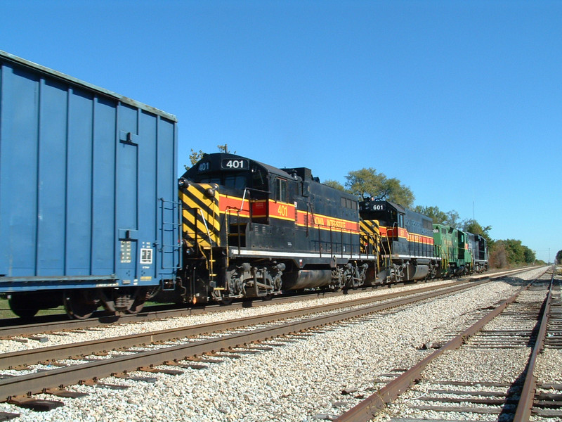 401 trails 601, 303, and 485 on CBBI-30, Mokena, IL, 10/02/04