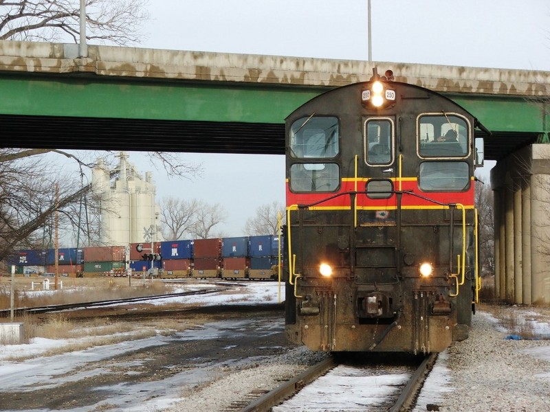 Iowa 250 pulls down to clear the UP's yard switches so the conductor can line everything normal and walk back to the front.