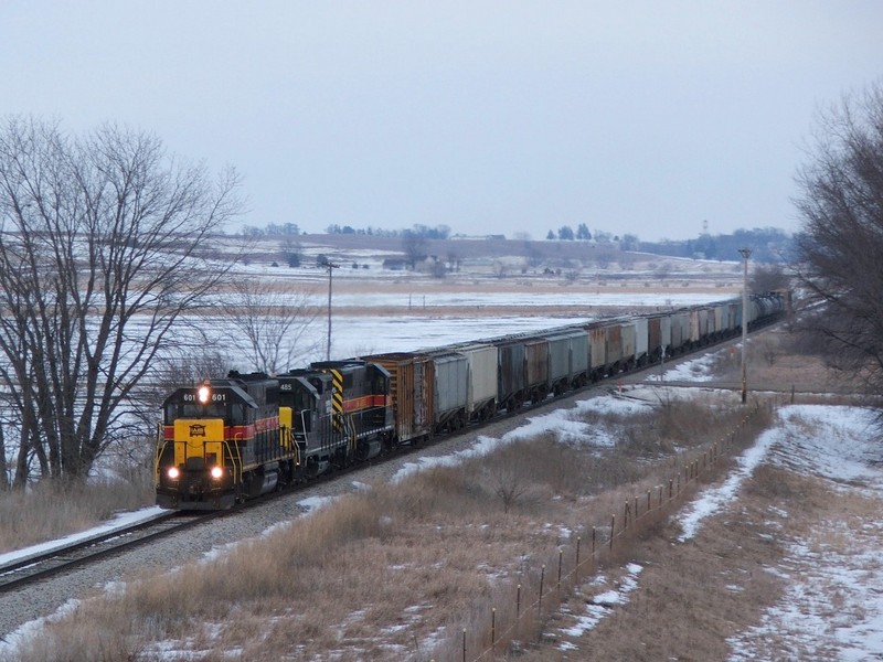 We bid BICB a farewell as the engineer takes another notch prior to ducking under Rte. 6, west of Ladora.