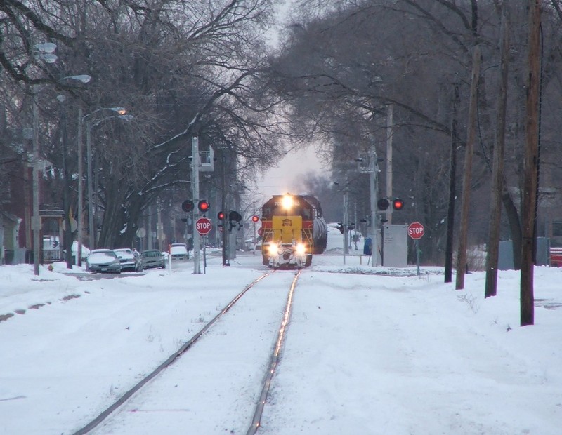 IAIS 703 west with RIIC, entering the streets of Davenport