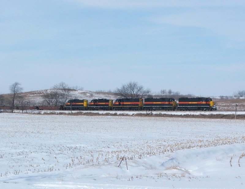 Iowa 628, 627, 700, 468, and 403 eastbound with CBBI at Kellogg, IA.