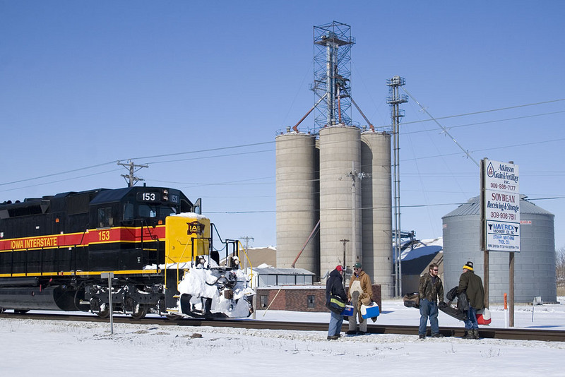 Crew change @ Atkinson, IL.