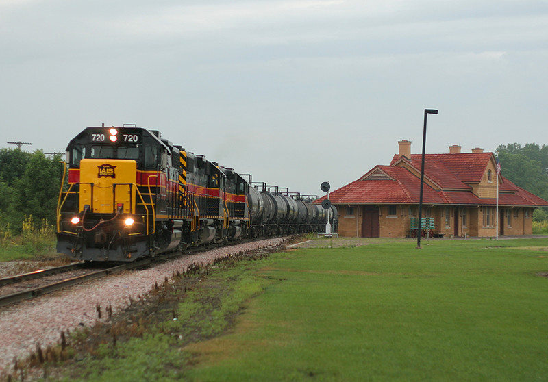 IAIS 720 with CRRI-14 @ West Liberty, IA.