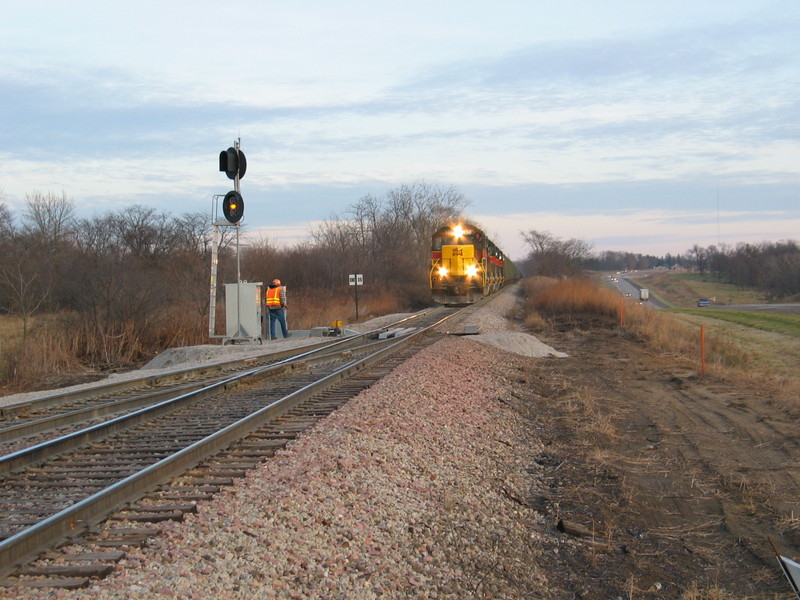 CR job approaching the east power switch at Yocum, Nov. 20, 2006.