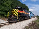 IAIS 400 heads west as it nears Oxford, IA on 8/30/2005.  Photo by Roger Hunter