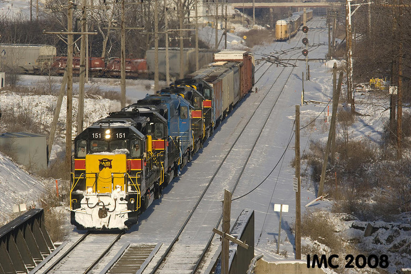 IAIS 151 heads east onto the IHB from the BNSF at McCook, IL on 01/03/2008.  Ian Contreras #2.