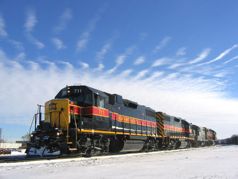 IAIS 711 sits in Rock Island, IL on 1/23/05.  Photo by Tom McNair.