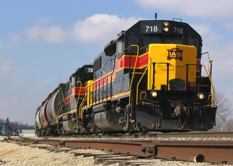 IAIS 718 leads RIPE-26 at Sheffield, IL on 2/26/05.  Photo by Tom McNair.