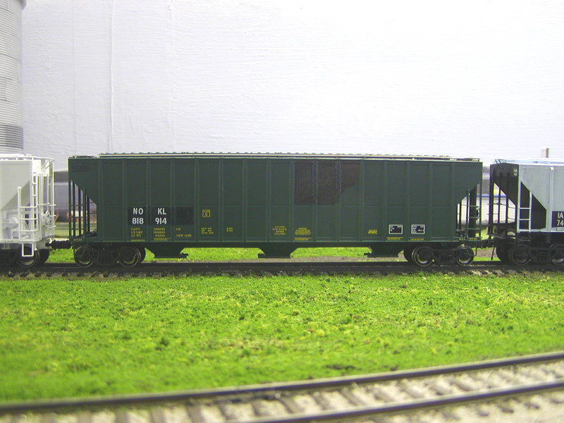 NOKL 818914 - Athearn 4700