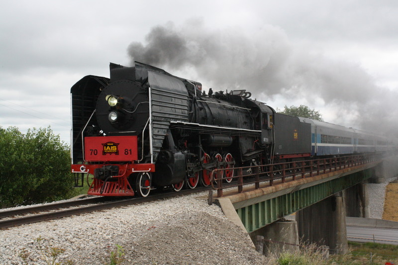 IAIS 7801 QJ 1130 train crossing I 80 7-25-10