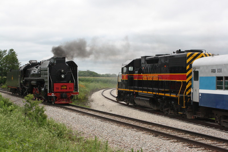 1130 train running around out Wausau Spur