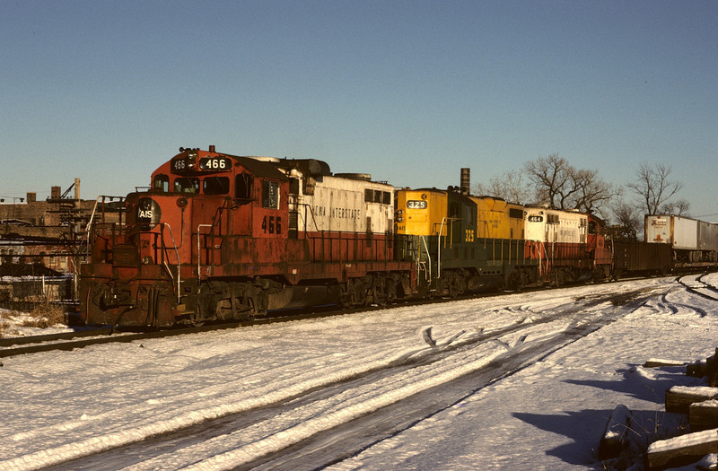 IAIS 466,325 & 464 WB Joliet 4-88