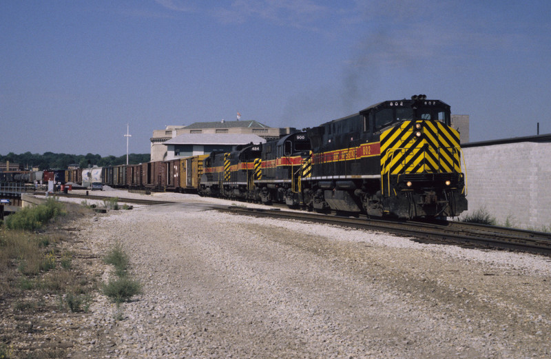 IAIS 802, 900, 484 &  Joliet 9-97