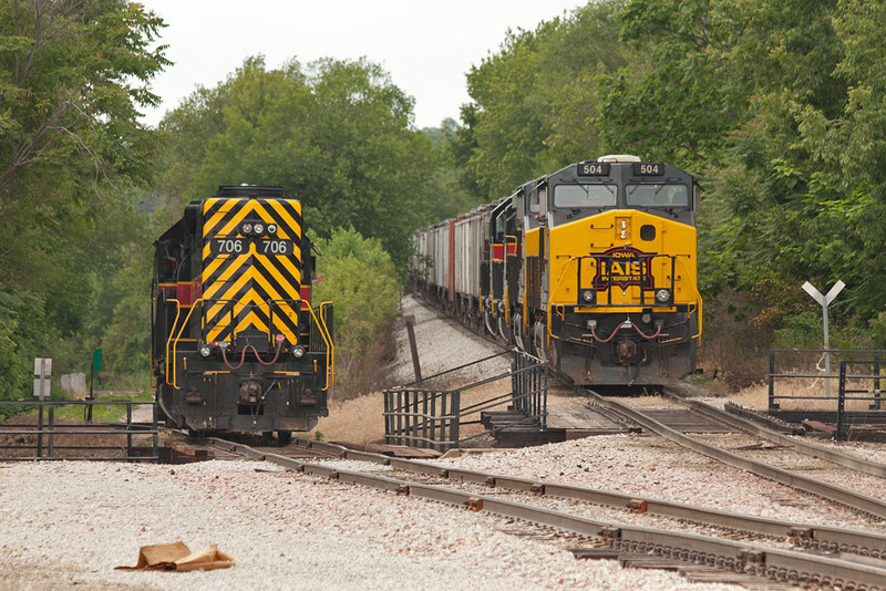 CBBI-01 & IAIS 706 @ Missouri Division Jct; Davenport, IA.