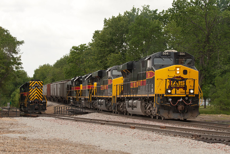 With a job briefing complete, CBBI-01 pulls east.  IAIS 706 will tie onto the rear to guide the detour move.  Missouri Division Jct; Davenport, IA.