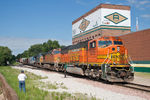 BNSF's H-LINGAL4-31 with a nice mix in Davenport, IA.