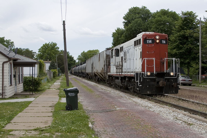 ICE 114 with B73-04 @ 5th St; Davenport, IA.  June 4, 2009.