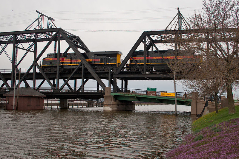CBBI-20 crosses over the flooded Mississippi River in Davenport, IA.  The DME mainline and US 67 are underwater here.  April 21, 2011.
