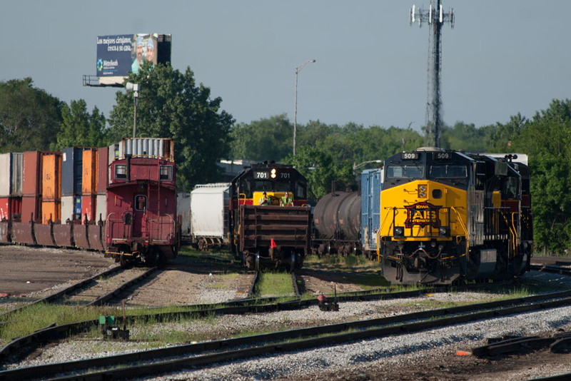 BICB-05 (509), BIIND-05 (701) & IAIS 9431 @ Blue Island, IL.  June 5, 2011.